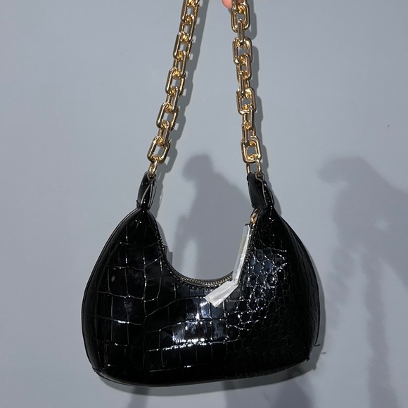 Forever 21 Bags New Faux Leather Croc Shoulder Bag W Gold Chain